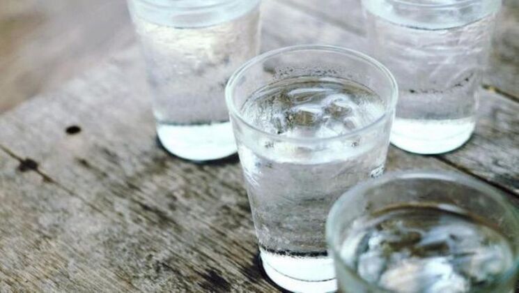 使用利尿剂减肥时，应多喝水。